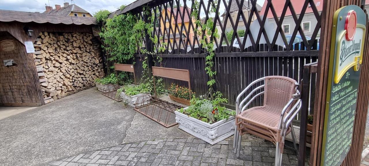 Restaurant & Pension Liebenstein Libá Extérieur photo